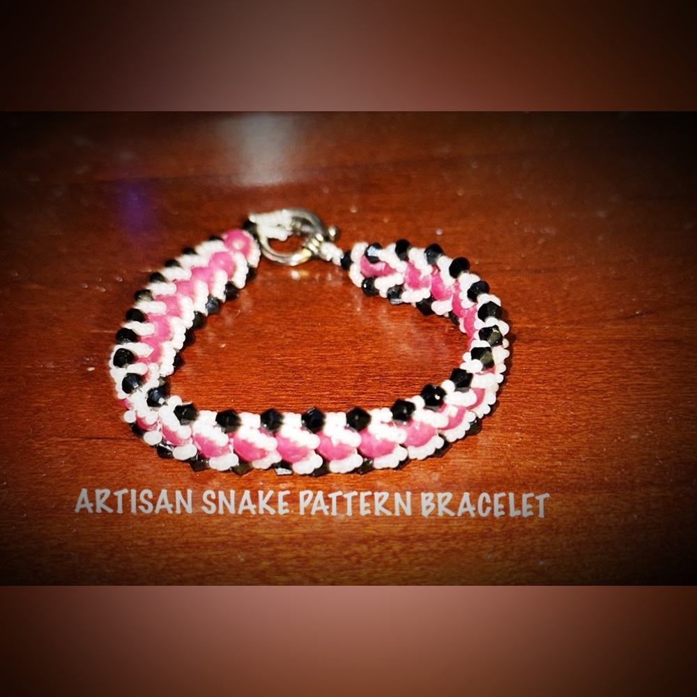 Handmade Snake Pattern Seed Bead and Crystal  Design Bracelet  NWT OOAK